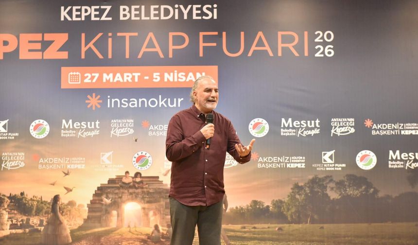 Yazar Tarık Tufan, Kepez Kitap Fuarı’nda Edebiyat üzerine konuştu