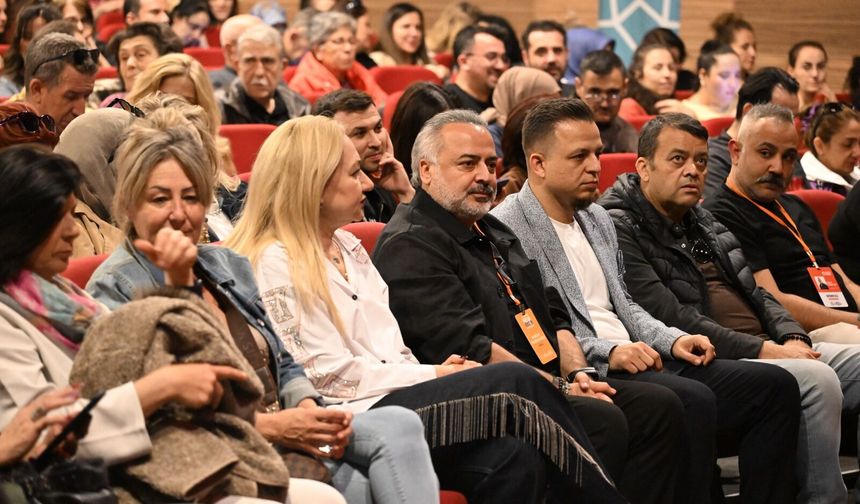 2. Uluslararası Mesir Tiyatro Festivali’nde Duygu Dolu Performans