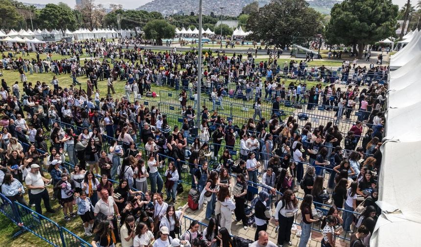 İZKİTAP’ta edebiyat şöleni yaşanıyor