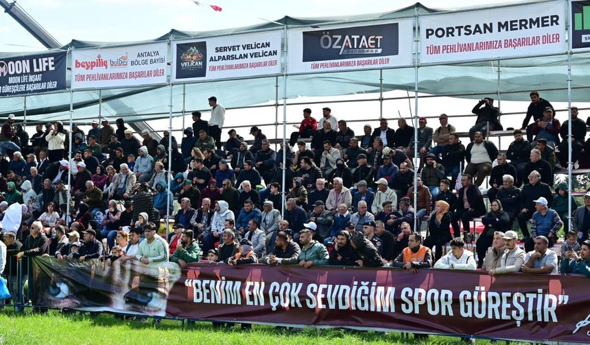 Kepez’in er meydanından “Şiddete Hayır” mesajı