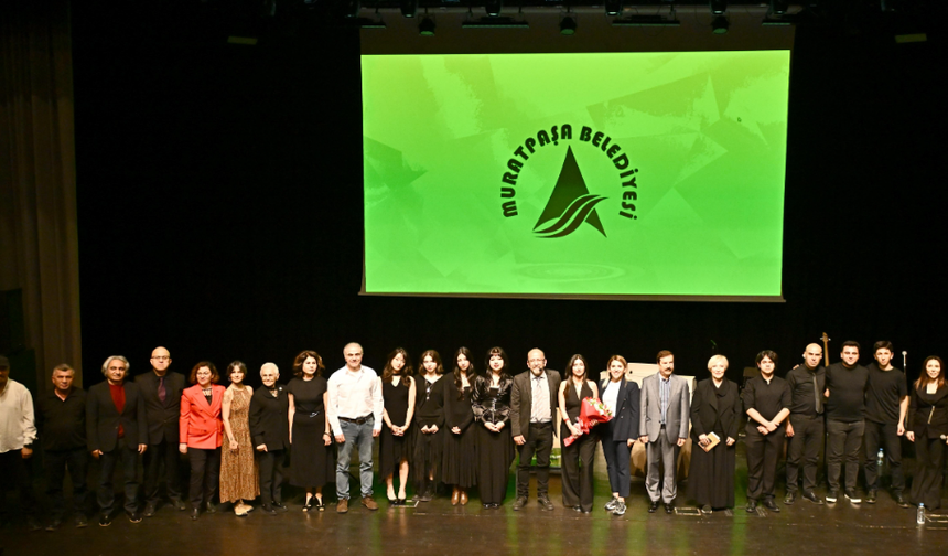 Muratpaşa’da şiir ve müzik dolu gece