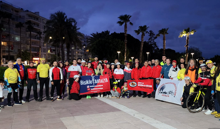 Muratpaşalılar 23 Nisan’da pedal çevirdiler