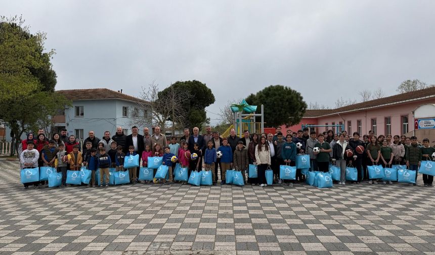 Başkan Akın’dan kırsaldaki çocuklara 23 Nisan hediyesi