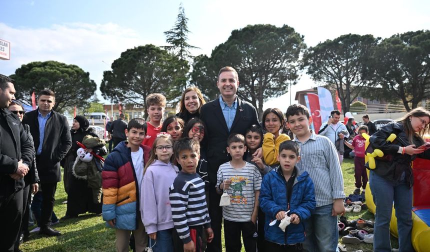 9 Ülkenin Çocukları Aynı Sahnede