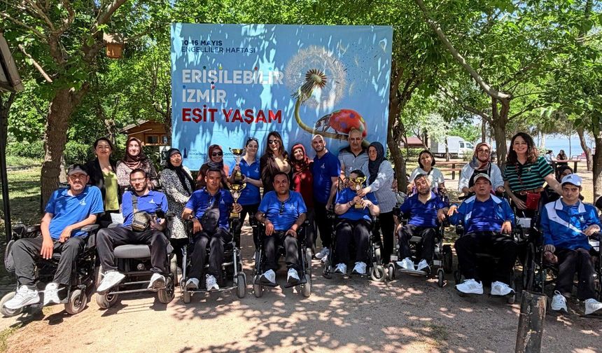 İzmir’de engeller dayanışma ve dostlukla aşıldı