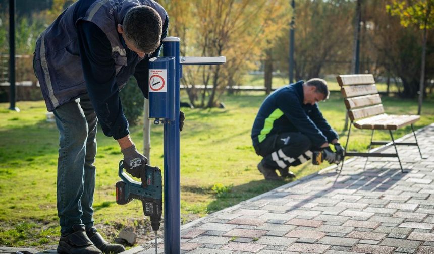 Bayram öncesi İzmir’in parklarında yoğun bakım mesaisi