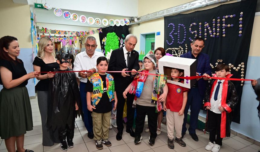 Kocagöz’den öğrencilerin geri dönüşüm sergisine tam destek