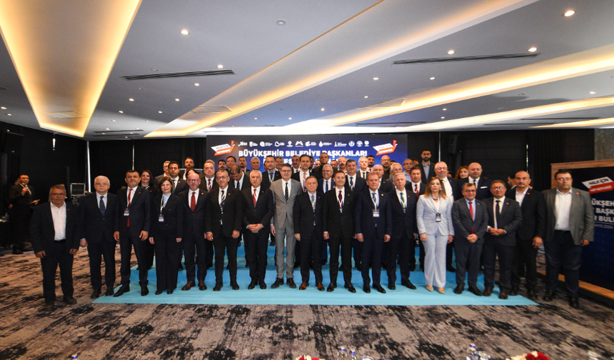 Başkan Seçer: "Giden gider, biz burdayız"
