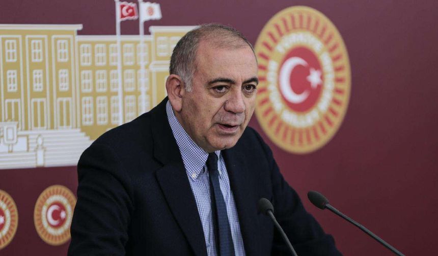 Gürsel Tekin: Cemevinde 'Hain Kemal' sloganı atanların üyeliği askıya alındı