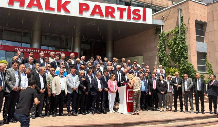 CHP'de 830 kurultay imzası Genel Merkez'e teslim edildi