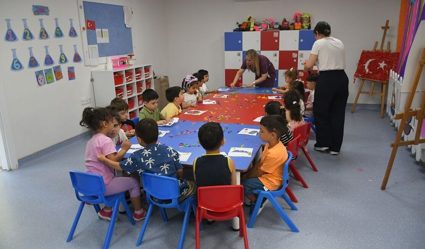 Kuşadası'nda çocuk kahkahaları yaz boyunca devam edecek