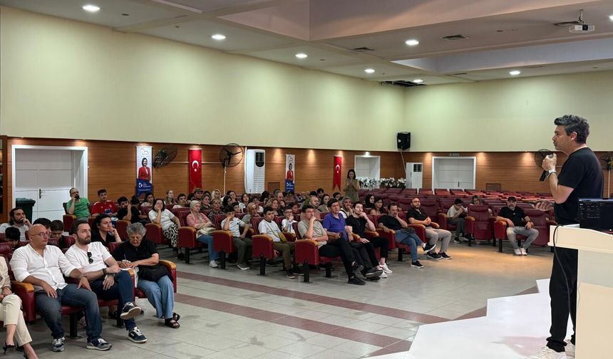 İzmit’te gençlere Üretken Yapay Zeka semineri