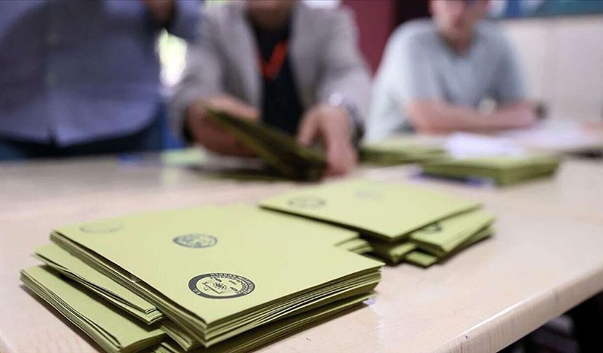 Son anket: Genç seçmen hangi partiye oy verecek?