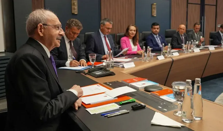 CHP'de 7 il başkanı görevden alındı, 3 isim disiplinde