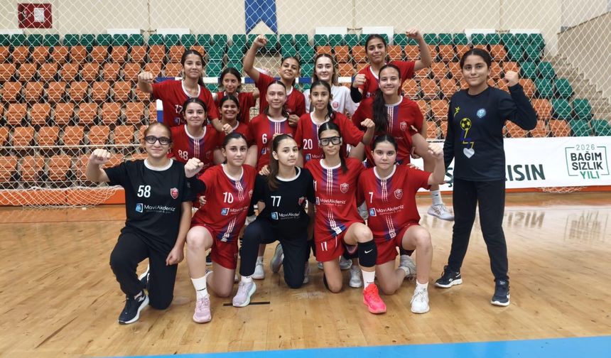 Kepez'in minik sultanları namağlup Türkiye Şampiyonu