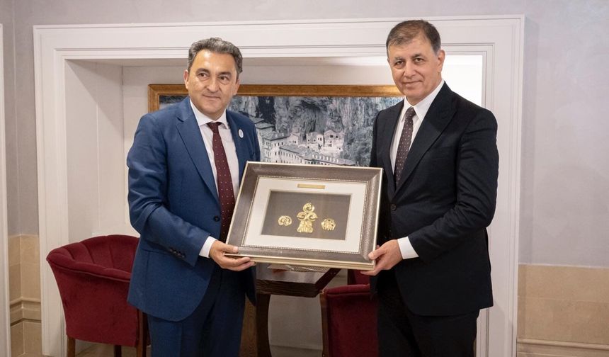Cemil Tugay'dan Kazakistan iş dünyasına İzmir daveti