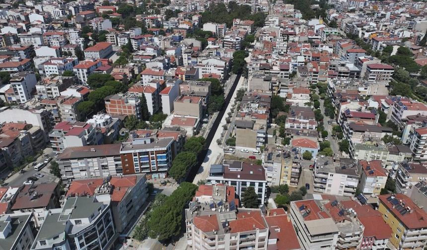 Manisa Büyükşehir Belediyesi, Salihli’de 4 Caddeyi Sıcak Asfaltla Yeniliyor