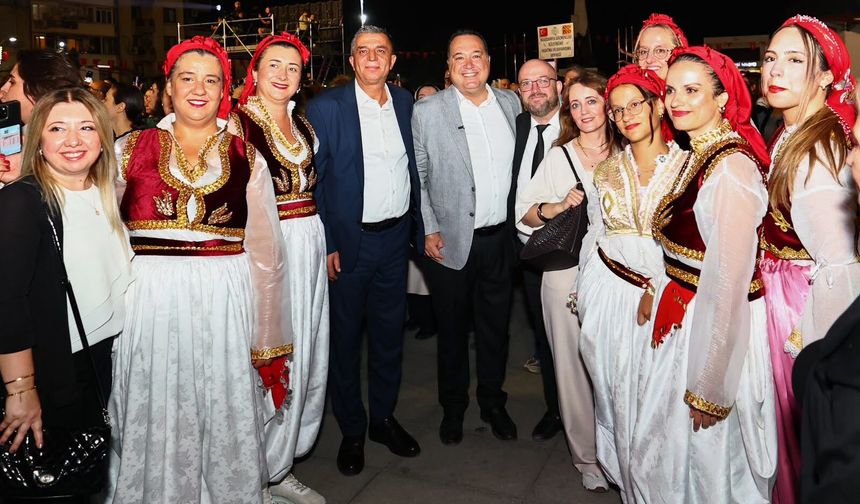 Balkanlardan Anadolu’ya Kültür Şenliği’nde Candan Erçetin Coşkusu