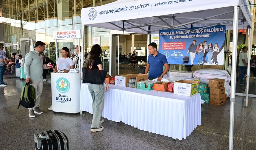 Manisa Büyükşehir Belediyesi’nden Öğrencilere Hoş Geldin Karşılaması