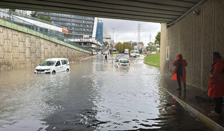 Hava Tahmin Uzmanı Çelik: "Cuma ve cumartesi İstanbul'da kuvvetli gök gürültülü yağış bekleniyor"