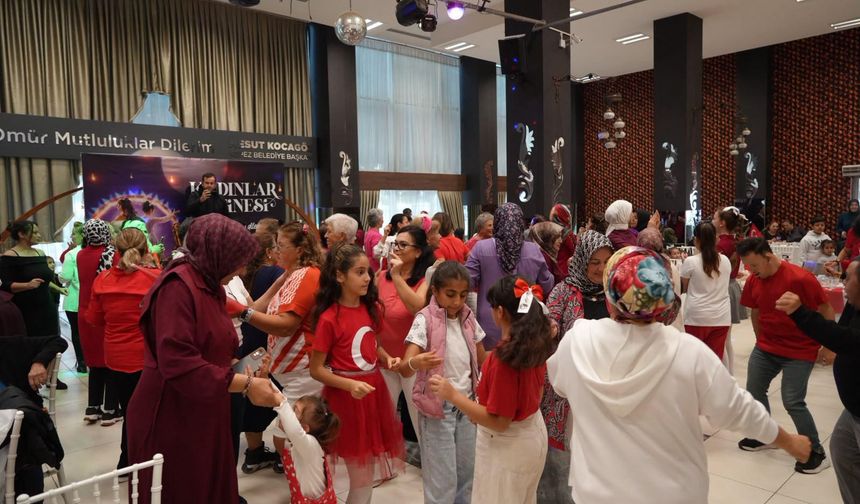 Kadınlar Matinesi’nde Cumhuriyet Bayramı Coşkusu