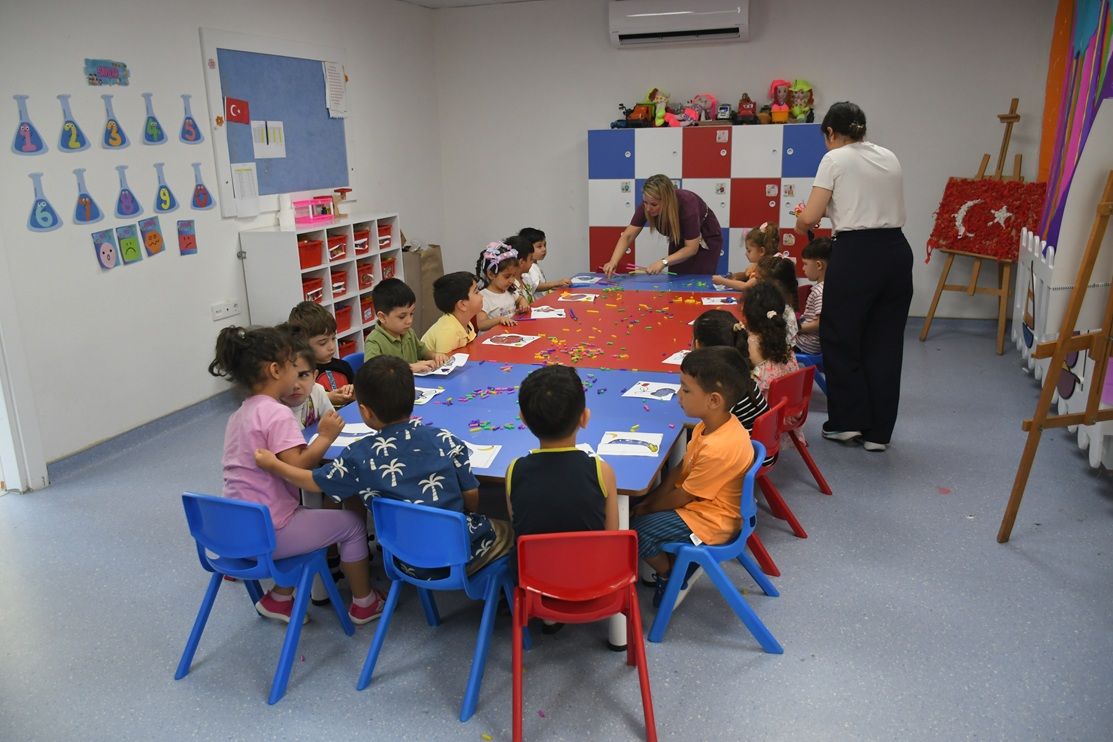 Kuşadası'nda çocuk kahkahaları yaz boyunca devam edecek