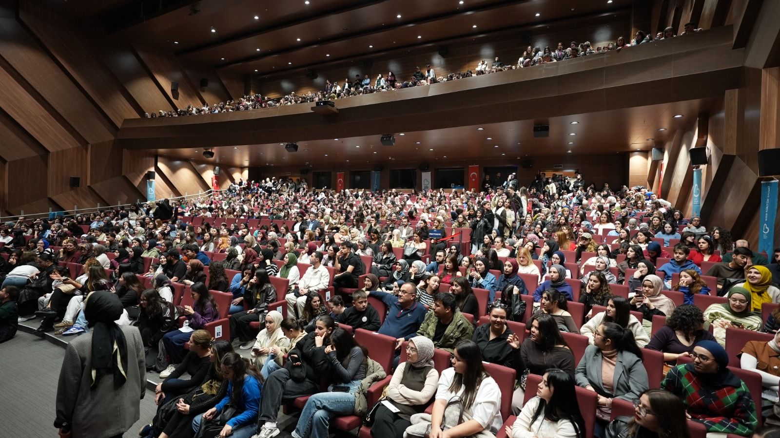 Balıkesir’de 2. Kitap Fuarı 10 Günde 216 Bin Ziyaretçiyi Ağırladı